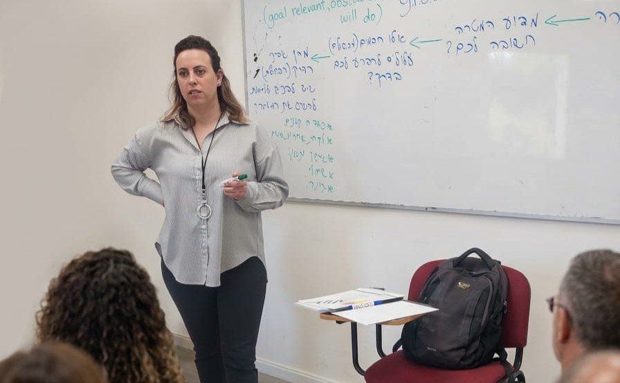 התערבויות בחברות פרטיות, ביטחוניות וציבוריות